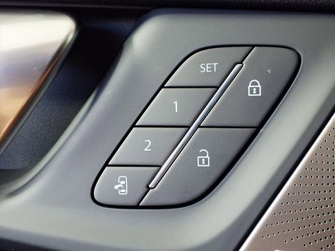 New 2026 Buick Enclave Avenir image 17