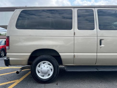 Used 2013 Ford E-350 and Econoline 350 XL RWD image 38