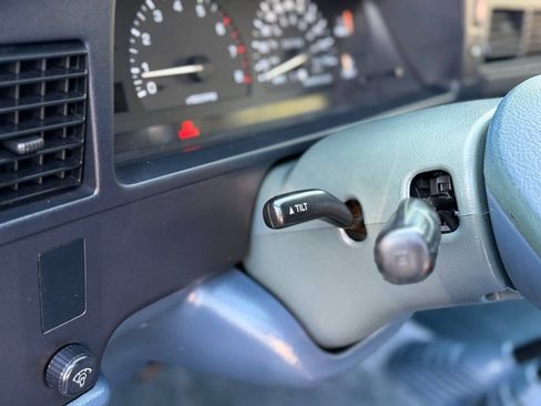Used 1992 Toyota Pickup Deluxe AWD/4WD image 37