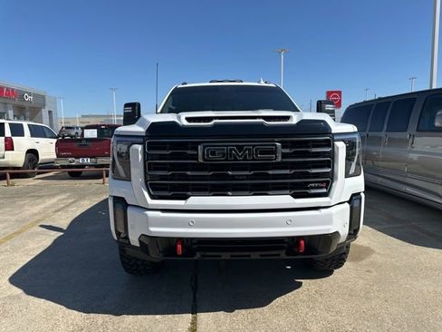 Used 2024 GMC Sierra 2500 AT4 w/ AT4 Premium Plus Package image 2