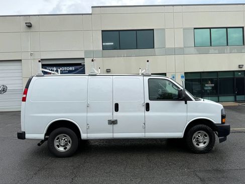 Used 2021 Chevrolet Express 2500 w/ Driver Convenience Package RWD image 3