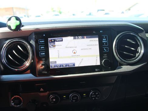 Used 2019 Toyota Tacoma TRD Sport w/ Technology Package RWD image 28