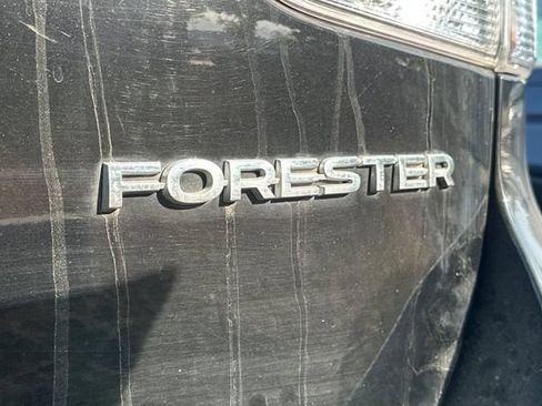 Used 2019 Subaru Forester Premium AWD/4WD image 7