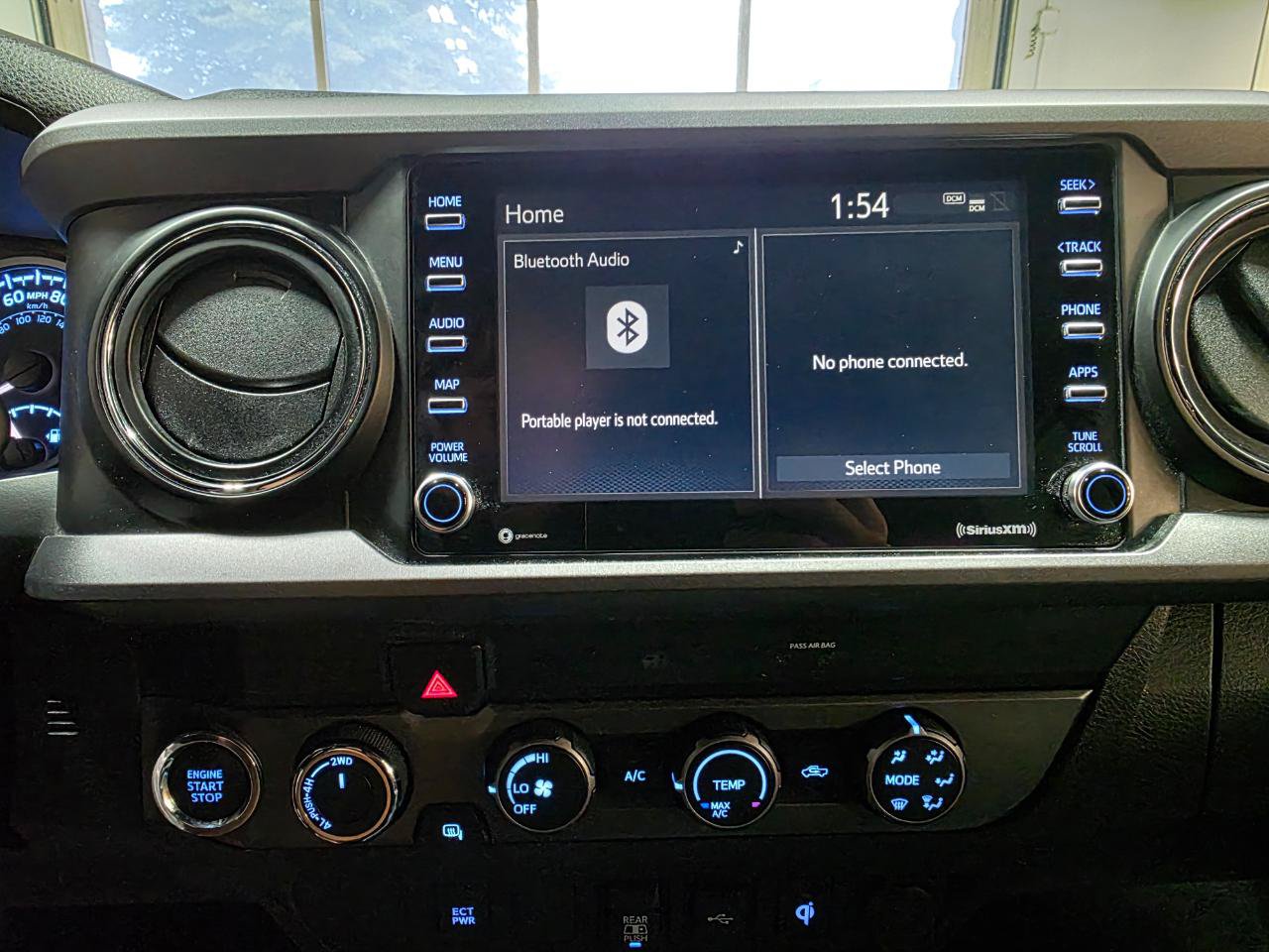 Used 2020 Toyota Tacoma TRD Sport AWD/4WD image 31