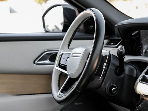 Used 2021 Land Rover Range Rover Velar R-Dynamic S image 15