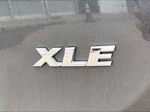 Used 2015 Toyota RAV4 XLE FWD image 24