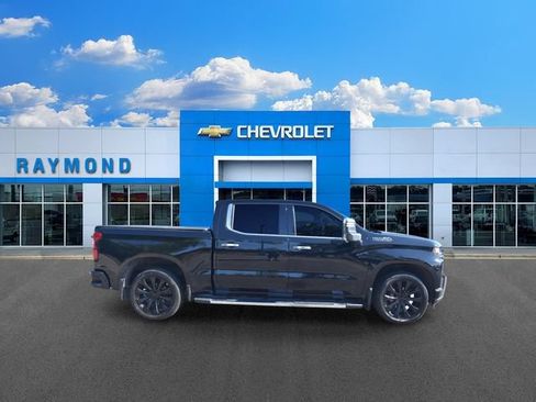 Certified 2020 Chevrolet Silverado 1500 High Country w/ Technology Package AWD/4WD image 2