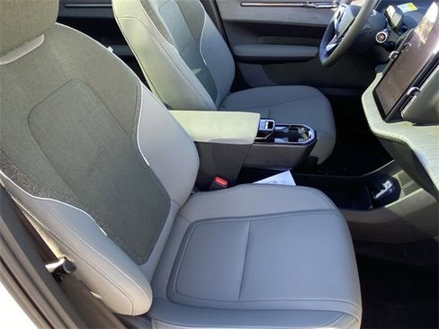 New 2025 Volvo EX30 Plus w/ Protection Package Premier image 12