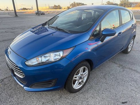 Used 2018 Ford Fiesta SE image 3