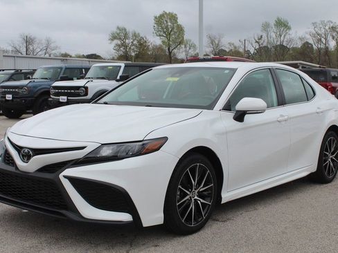 Used 2023 Toyota Camry SE image 36
