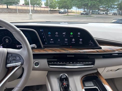 Certified 2023 Cadillac Escalade Premium Luxury Platinum w/ LPO, Radiant Package AWD/4WD image 14