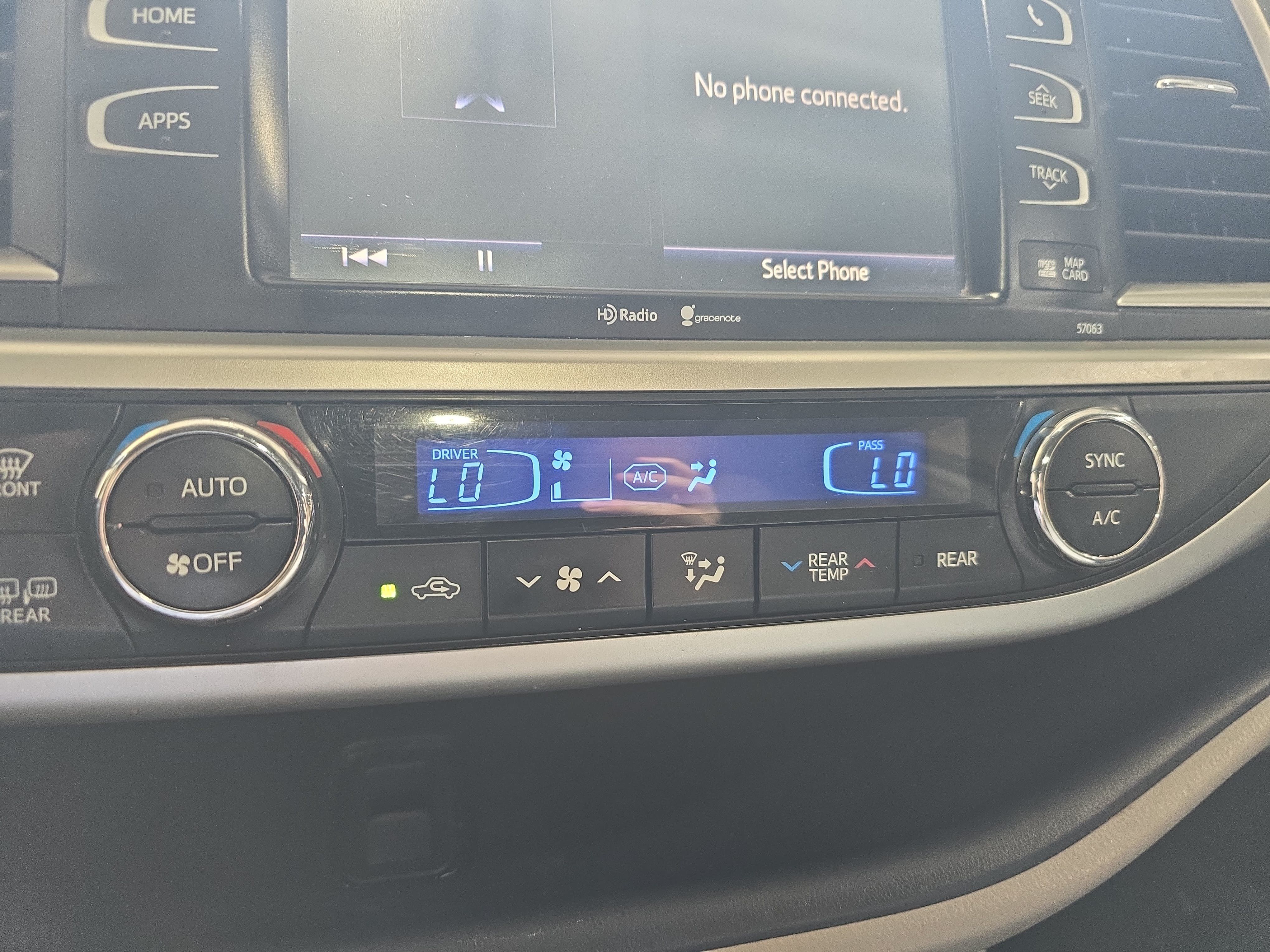 Used 2015 Toyota Highlander XLE FWD image 23