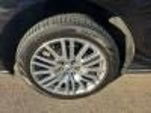 Used 2023 Ford Expedition Limited image 42