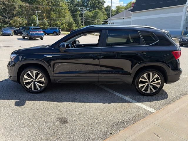Certified 2023 Volkswagen Taos SE w/ Panoramic Sunroof Package AWD/4WD image 6