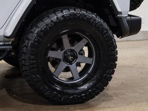 Used 2023 Jeep Wrangler Unlimited Rubicon AWD/4WD image 49