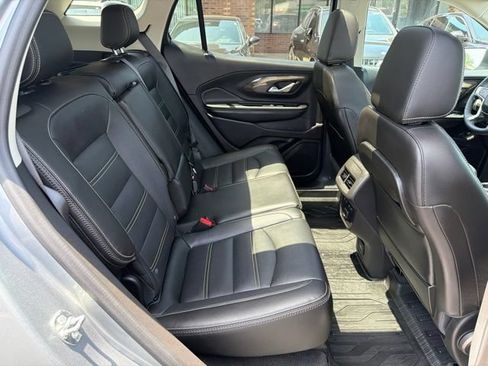 Used 2024 GMC Terrain Denali w/ Denali Premium Package AWD/4WD image 18