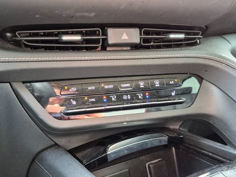 Used 2023 Buick Envision Essence w/ Sport Touring Package FWD image 14