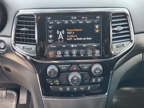 Used 2020 Jeep Grand Cherokee Altitude RWD image 17