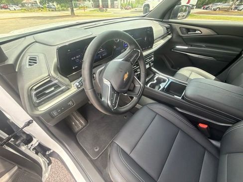 Used 2026 Chevrolet Traverse LT w/ Sun and Wheel Package FWD image 25
