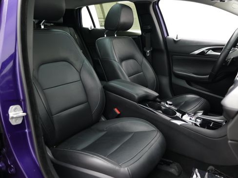 Used 2018 INFINITI QX30 Premium w/ Navigation Package FWD image 37