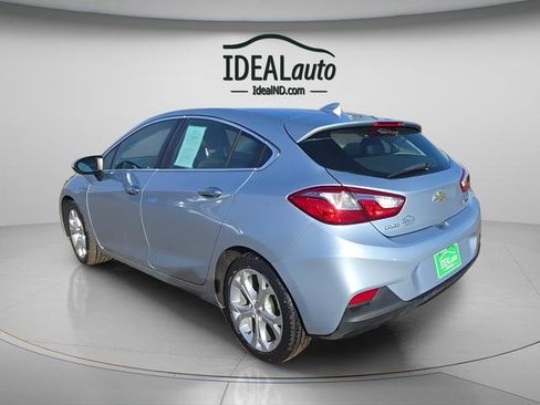 Used 2017 Chevrolet Cruze Premier w/ Enhanced Convenience Package image 3