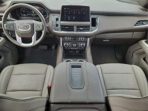Used 2024 GMC Yukon SLT w/ SLT Luxury Package RWD image 11