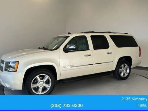 Used 2014 Chevrolet Suburban LTZ image 4