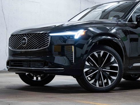 New 2026 Volvo XC90 T8 Plus w/ Protection Package Premier AWD/4WD image 2