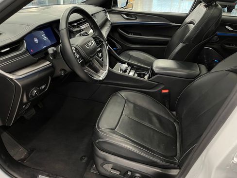 Used 2022 Jeep Grand Cherokee L Overland image 15