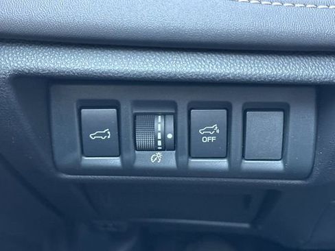 Used 2025 Subaru Outback Limited AWD/4WD image 32