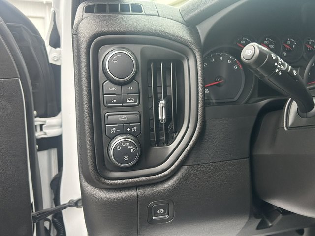 Used 2022 Chevrolet Silverado 1500 Custom AWD/4WD image 21