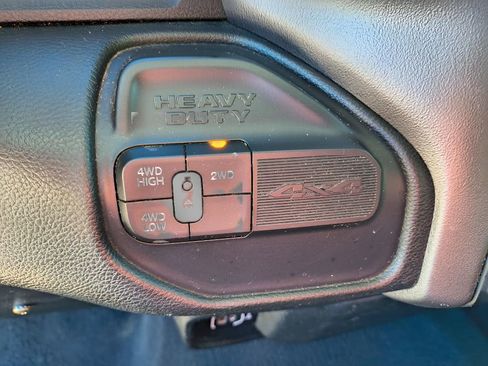 Used 2019 RAM 2500 Big Horn image 23