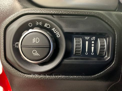 Used 2022 Jeep Gladiator Overland image 13