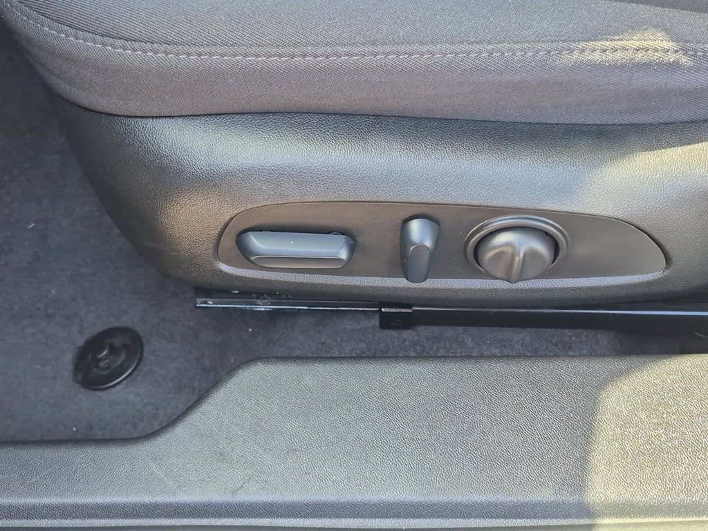 Used 2024 Chevrolet Malibu LT FWD image 35