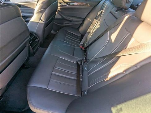 Used 2022 BMW M550i xDrive w/ Executive Package image 19