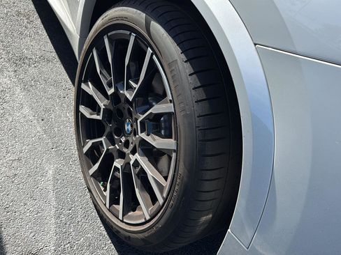 Used 2025 BMW X5 xDrive40i w/ M Sport Package image 9