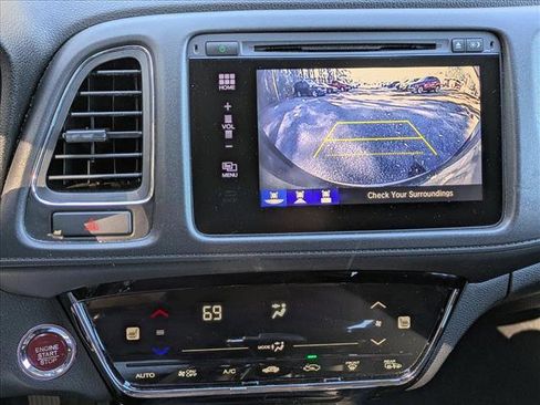 Used 2018 Honda HR-V EX image 12