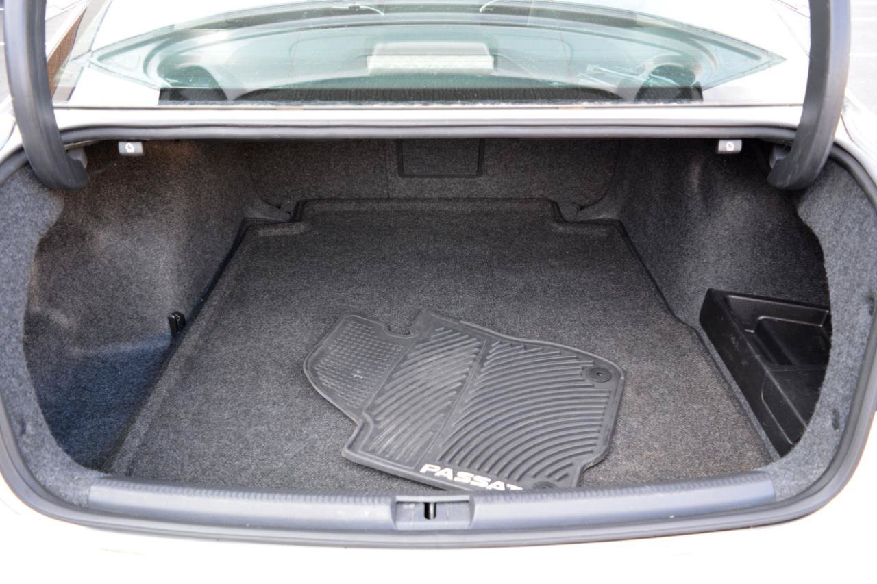 Used 2014 Volkswagen Passat TDI SEL Premium FWD image 13