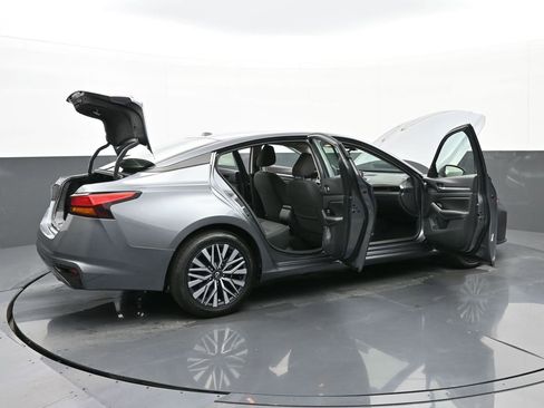 Used 2023 Nissan Altima 2.5 SV image 40
