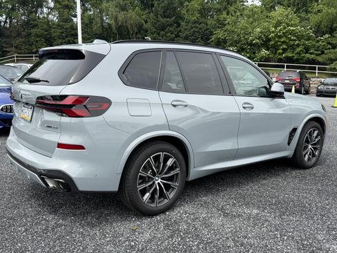 Used 2026 BMW X5 xDrive40i w/ M Sport Package AWD/4WD image 4