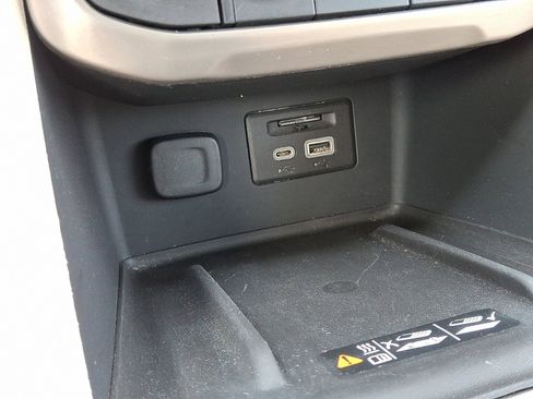 Used 2021 GMC Acadia Denali image 25