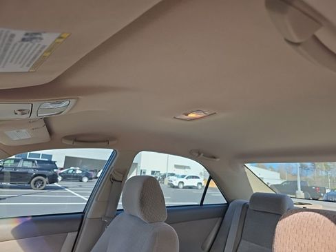 Used 2004 Toyota Camry LE image 21