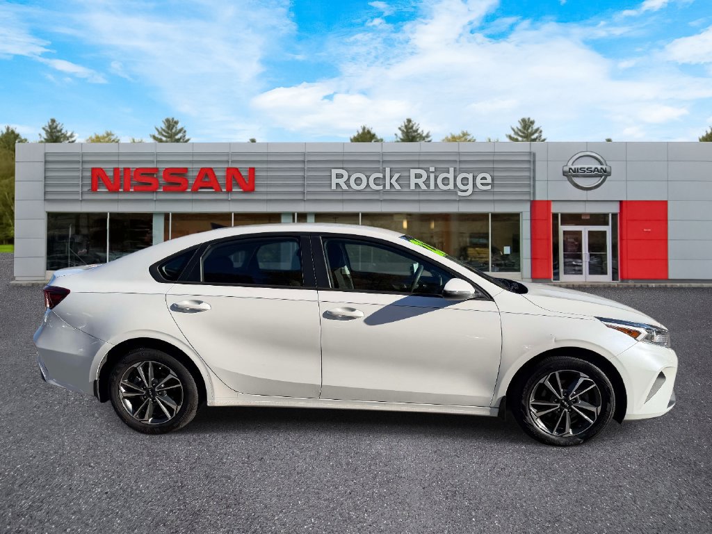 Used 2023 Kia Forte LXS w/ LXS Technology Package FWD image 5