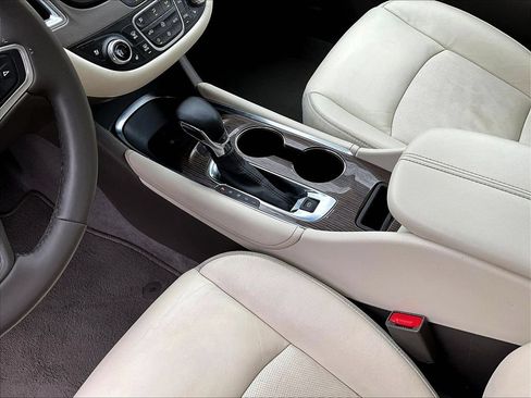 Used 2024 Chevrolet Malibu LT FWD image 21