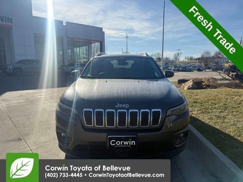 Used 2021 Jeep Cherokee Latitude Lux w/ Mopar Interior Package image 9