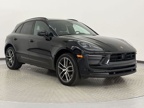 Used 2026 Porsche Macan AWD/4WD image 7