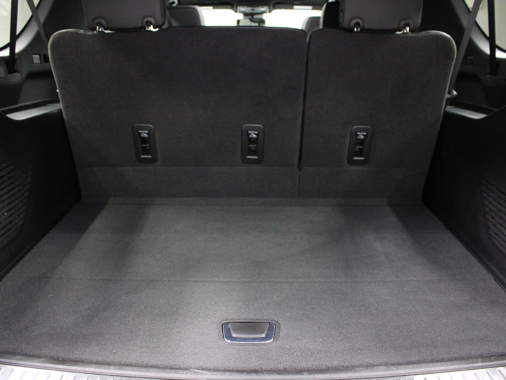 Used 2023 GMC Yukon XL Denali AWD/4WD image 47