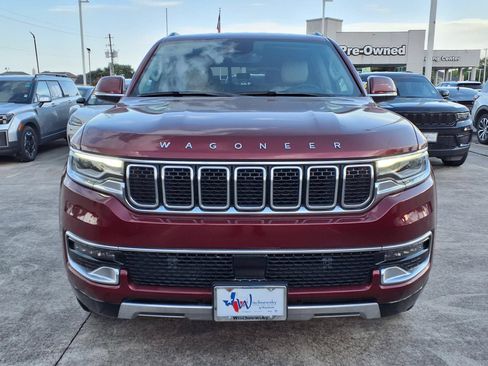 Used 2022 Jeep Wagoneer Series III w/ Flexible Seating Group RWD image 2