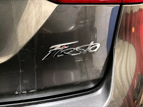 Used 2018 Ford Fiesta SE w/ Equipment Group 201A image 10