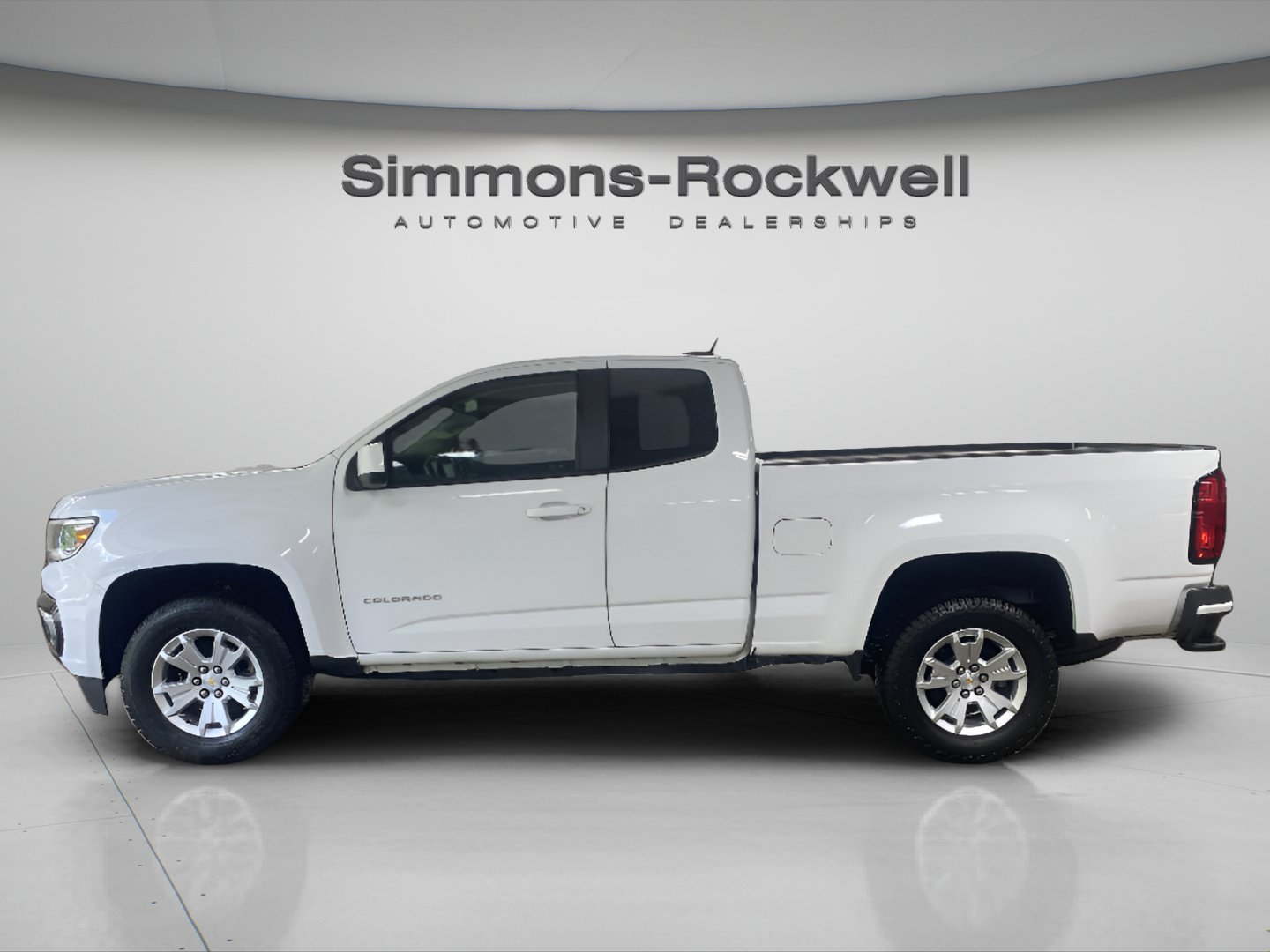 Used 2022 Chevrolet Colorado LT w/ Fleet Safety Package RWD image 2